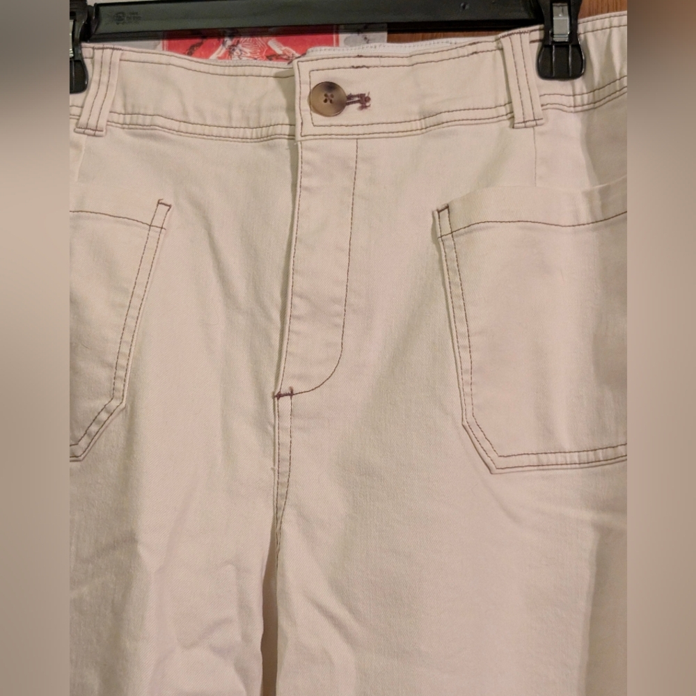 Lane Bryant Women's Straight Leg Cream Jeans - Picture 5 of 9